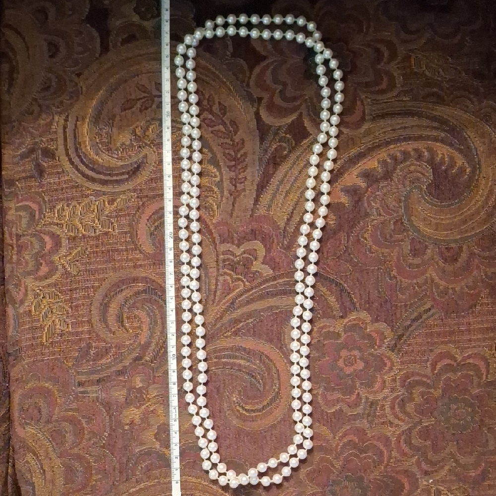 Elegant Pearl Necklace